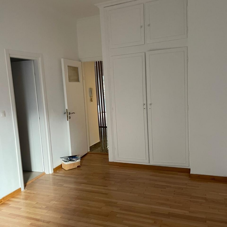 Fully Renovated Apartment in Kipseli